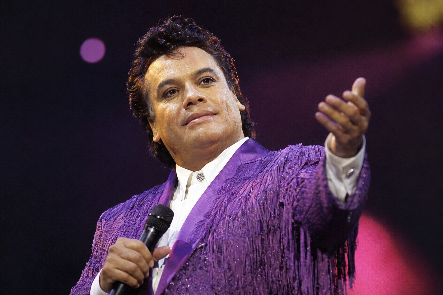 México recuerda a Juan Gabriel a una década de su muerte en California.
