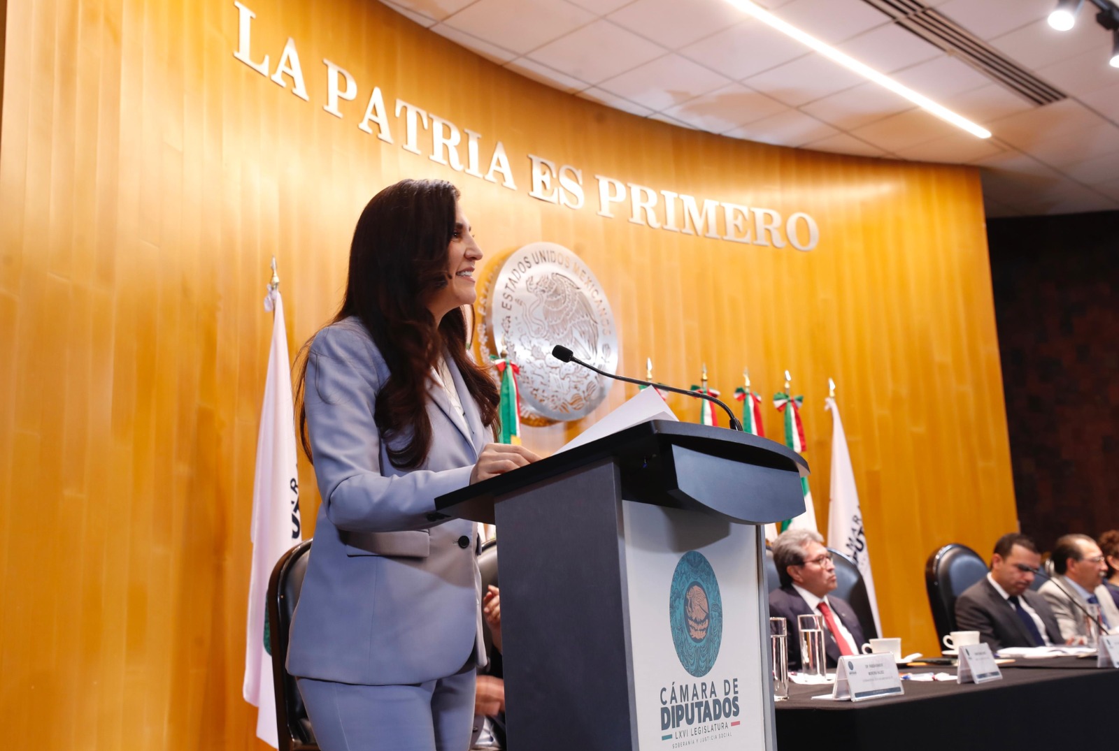 López Rabadán defiende paridad, diálogo y respeto desde San Lázaro hoy.