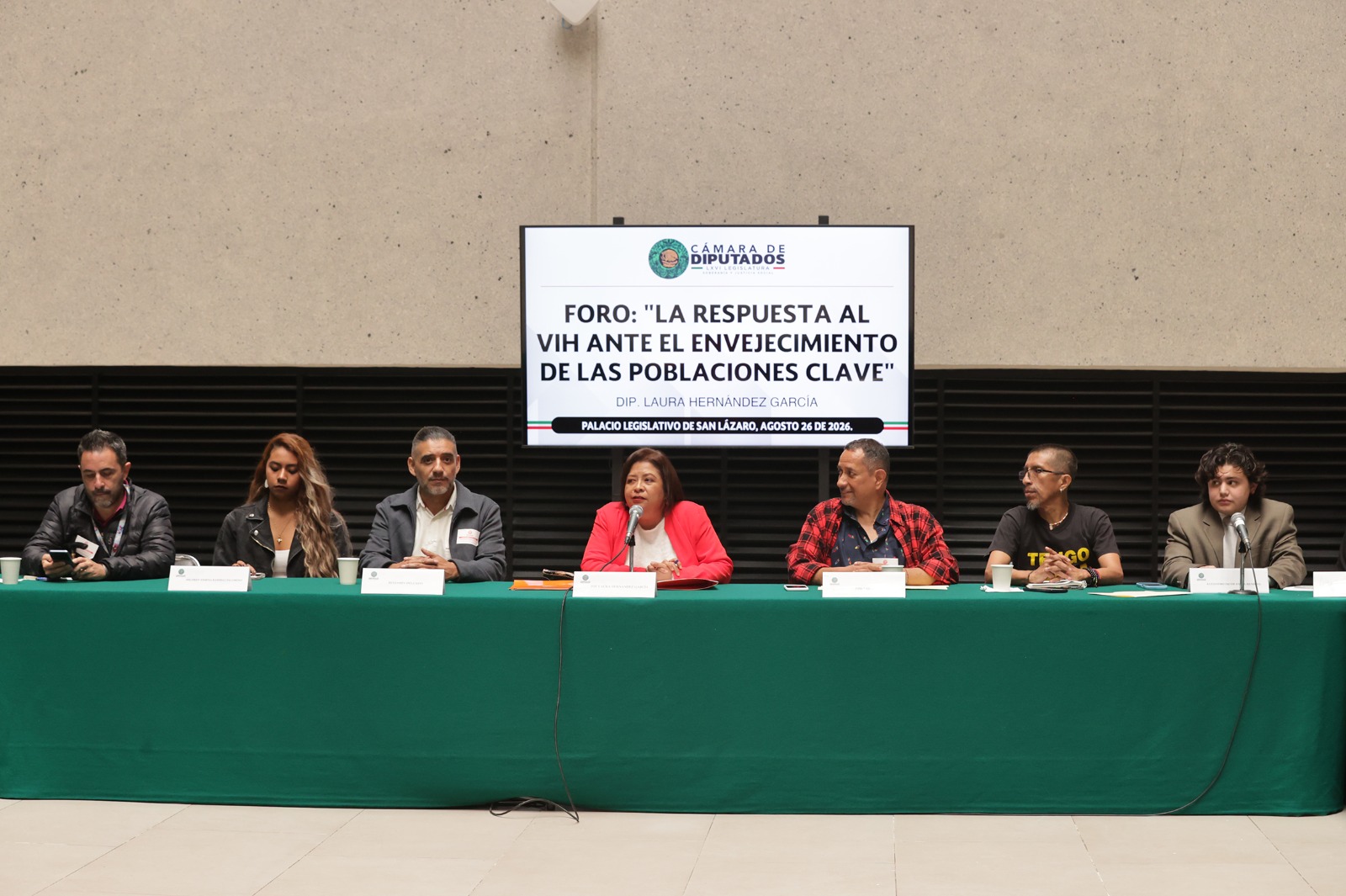 Urgen políticas específicas para adultos mayores que viven con VIH en México