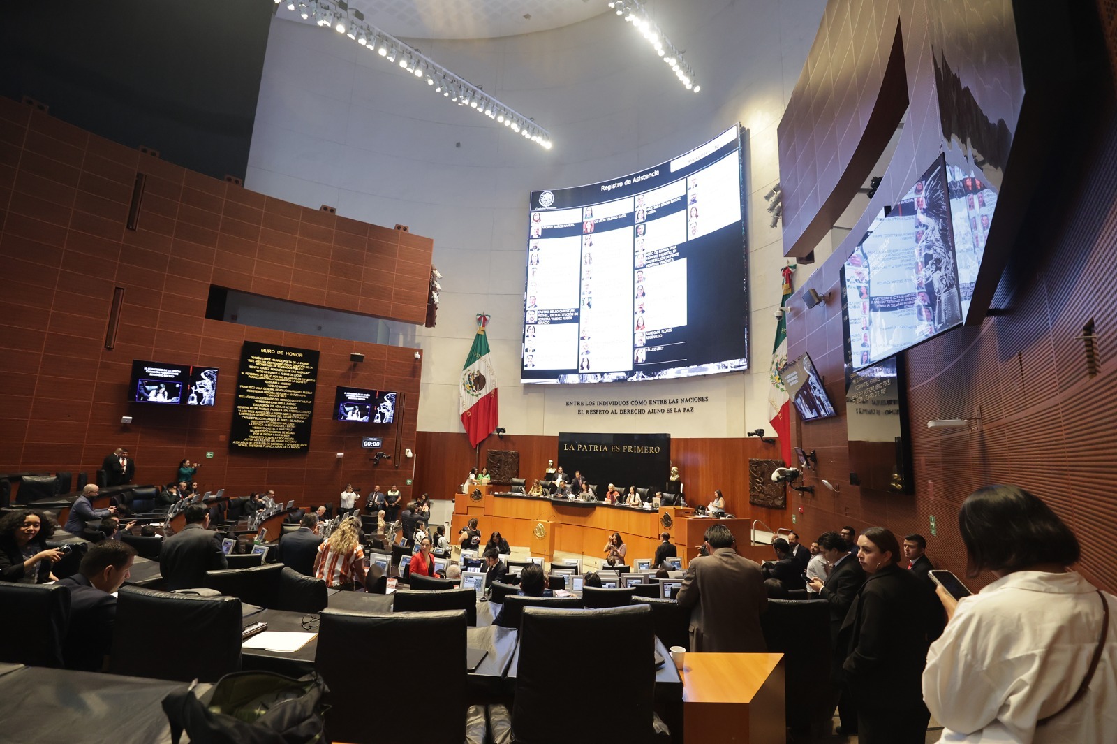 Piden resolver trámites pendientes por regularización de autos usados