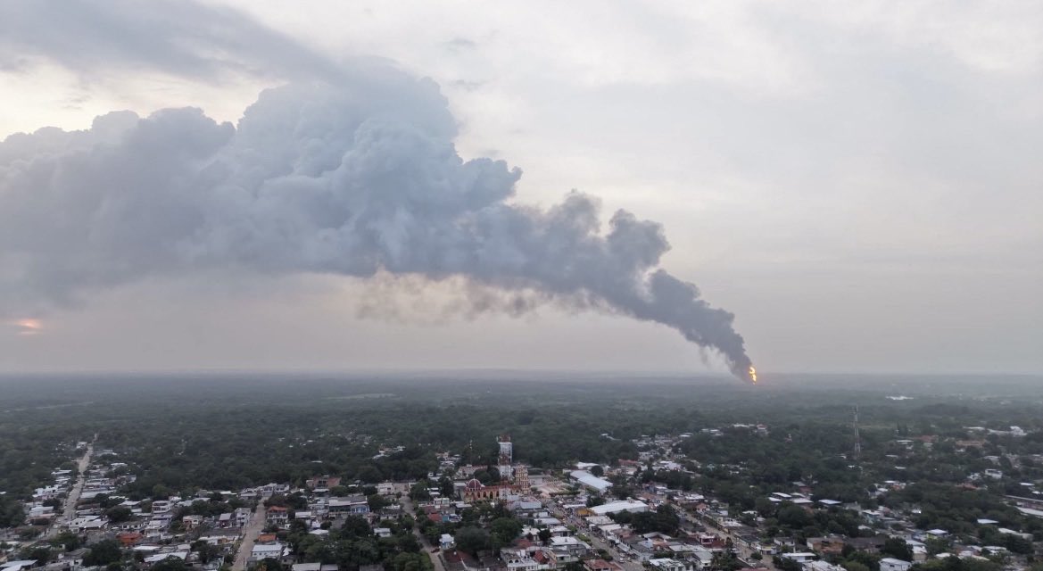 Explosión en Jáltipan deja tres muertos y un herido en planta de sal