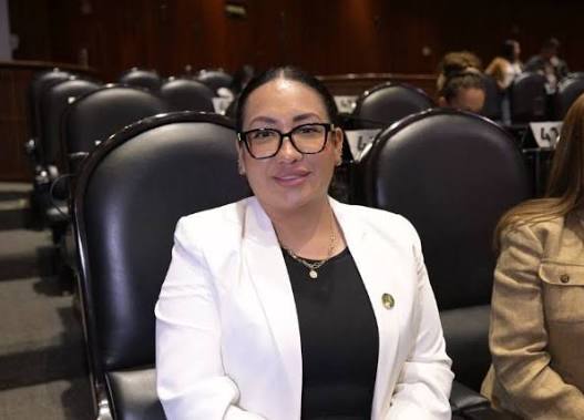 Monreal lamenta deceso de legisladora y destaca su lucha social.