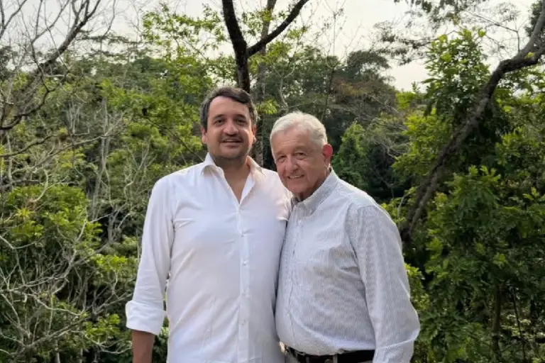 Agencias de EU revisan acusaciones contra hijo de López Obrador.