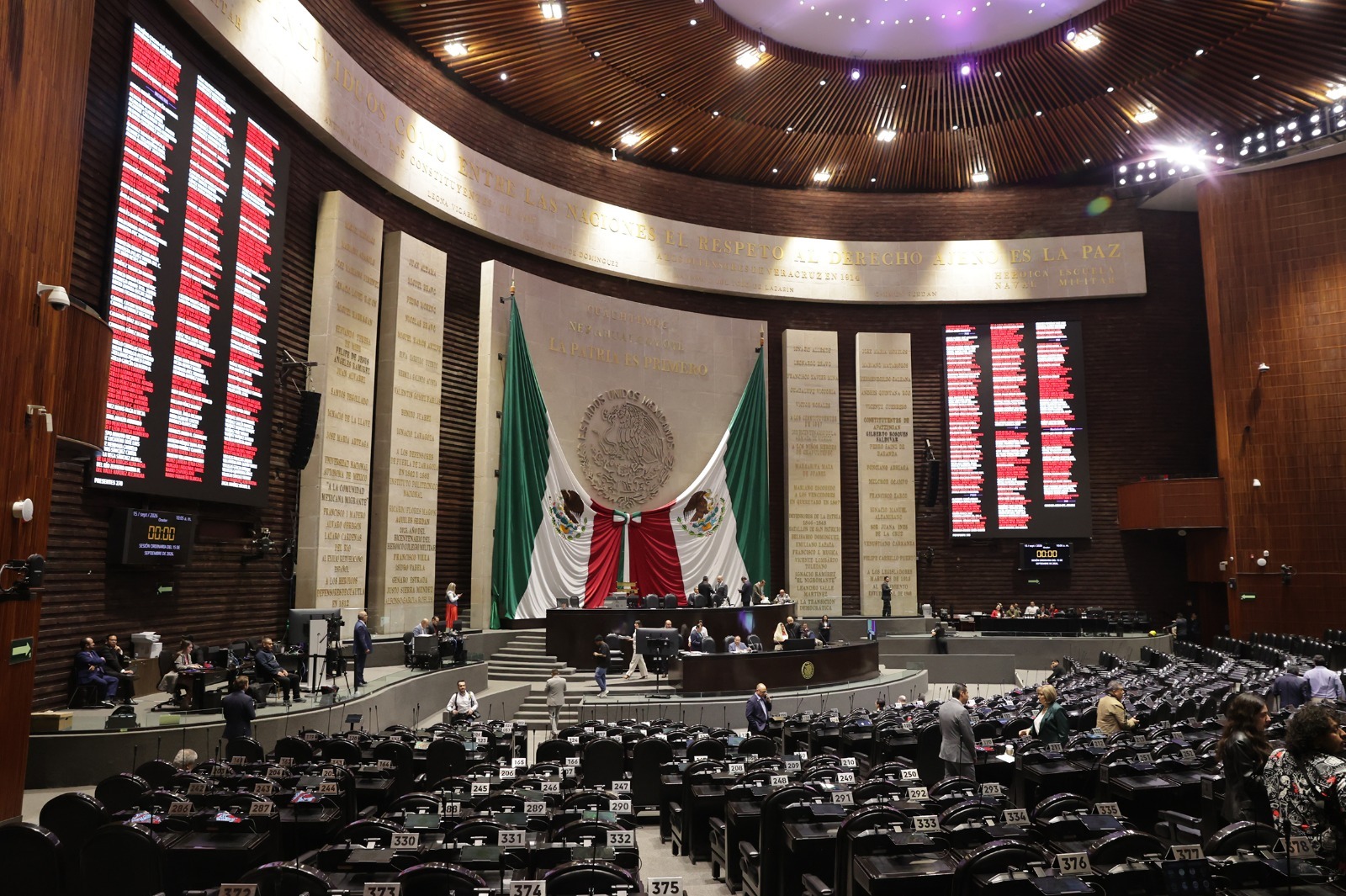 Diputados amplían análisis de nueva ley ambiental de Sheinbaum.