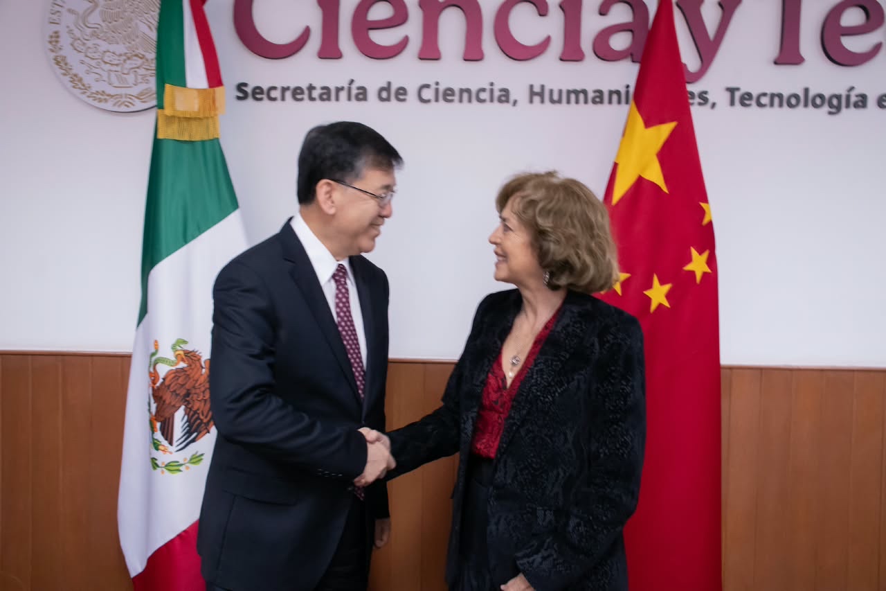 México y China pactan cooperación en IA, supercómputo y robótica