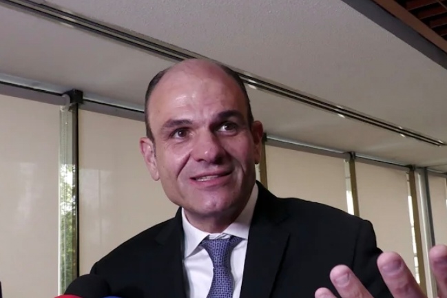 Diputados alistan ley para transparentar costos médicos y frenar abusos.