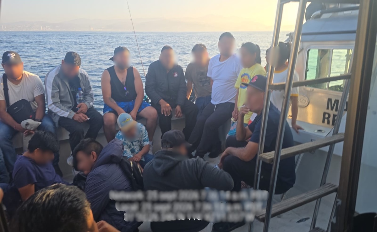 Marina interceptó dos yates en Ensenada; iban 45 mexicanos rumbo a EU.
