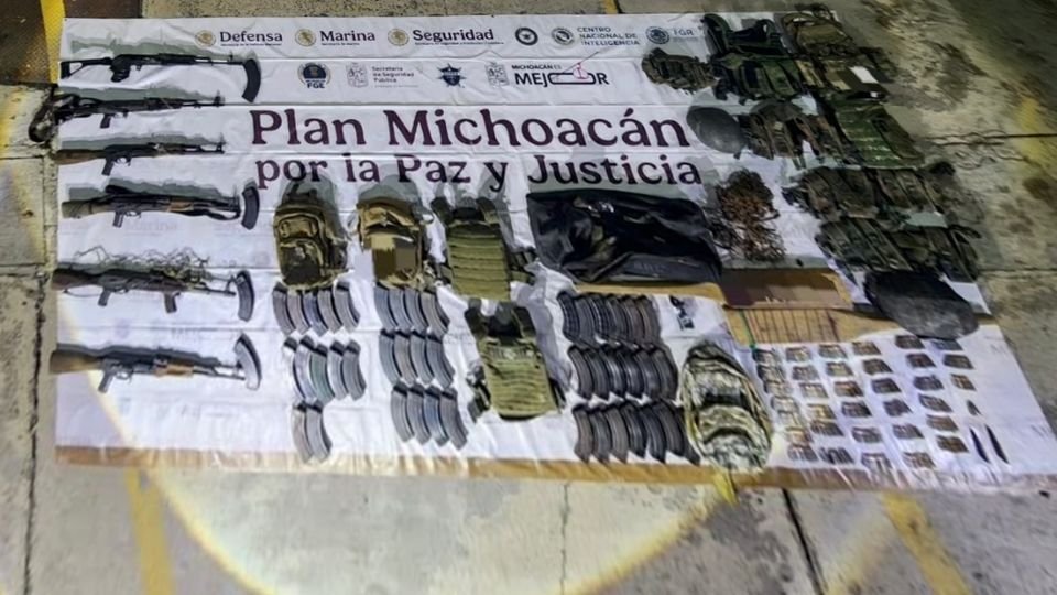 Fuerzas federales decomisan armas, explosivos y vehículos en Buenavista.