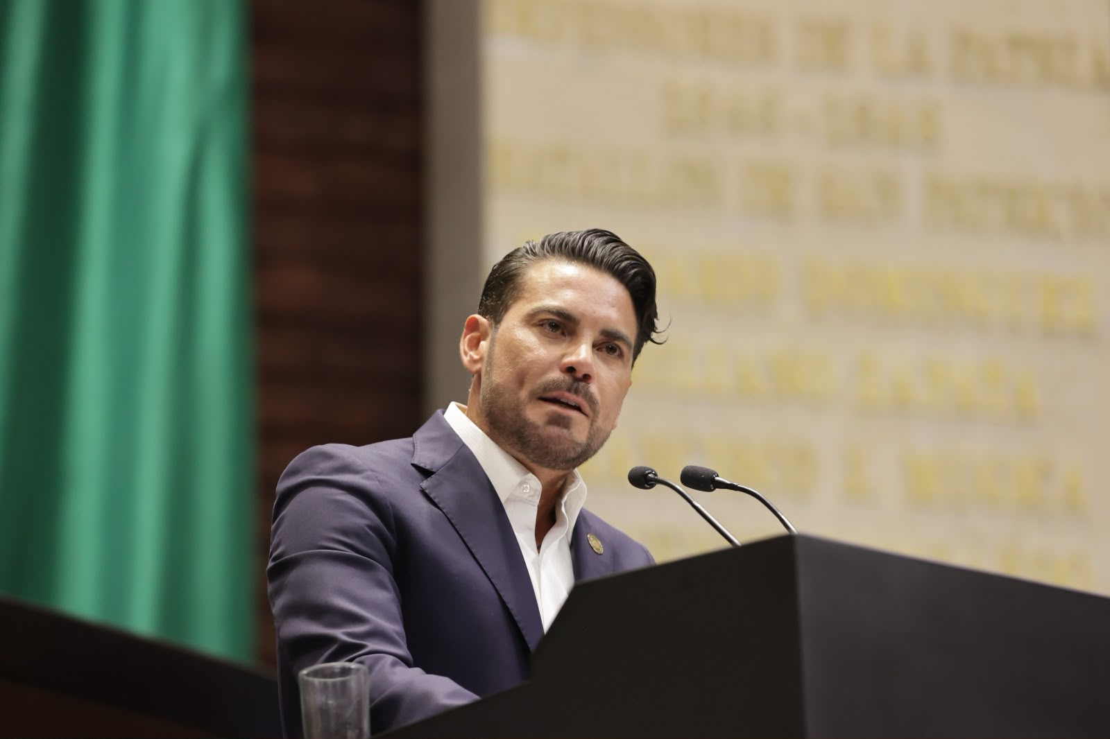PRI plantea hasta 40 años de cárcel por crimen organizado y corrupción.