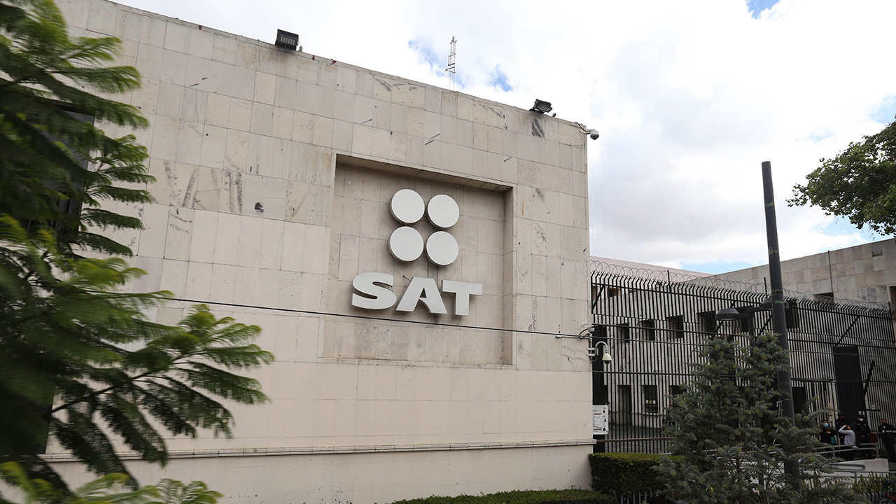 SAT reporta alza de 28.5% en contribuyentes con RFC desde 2018.