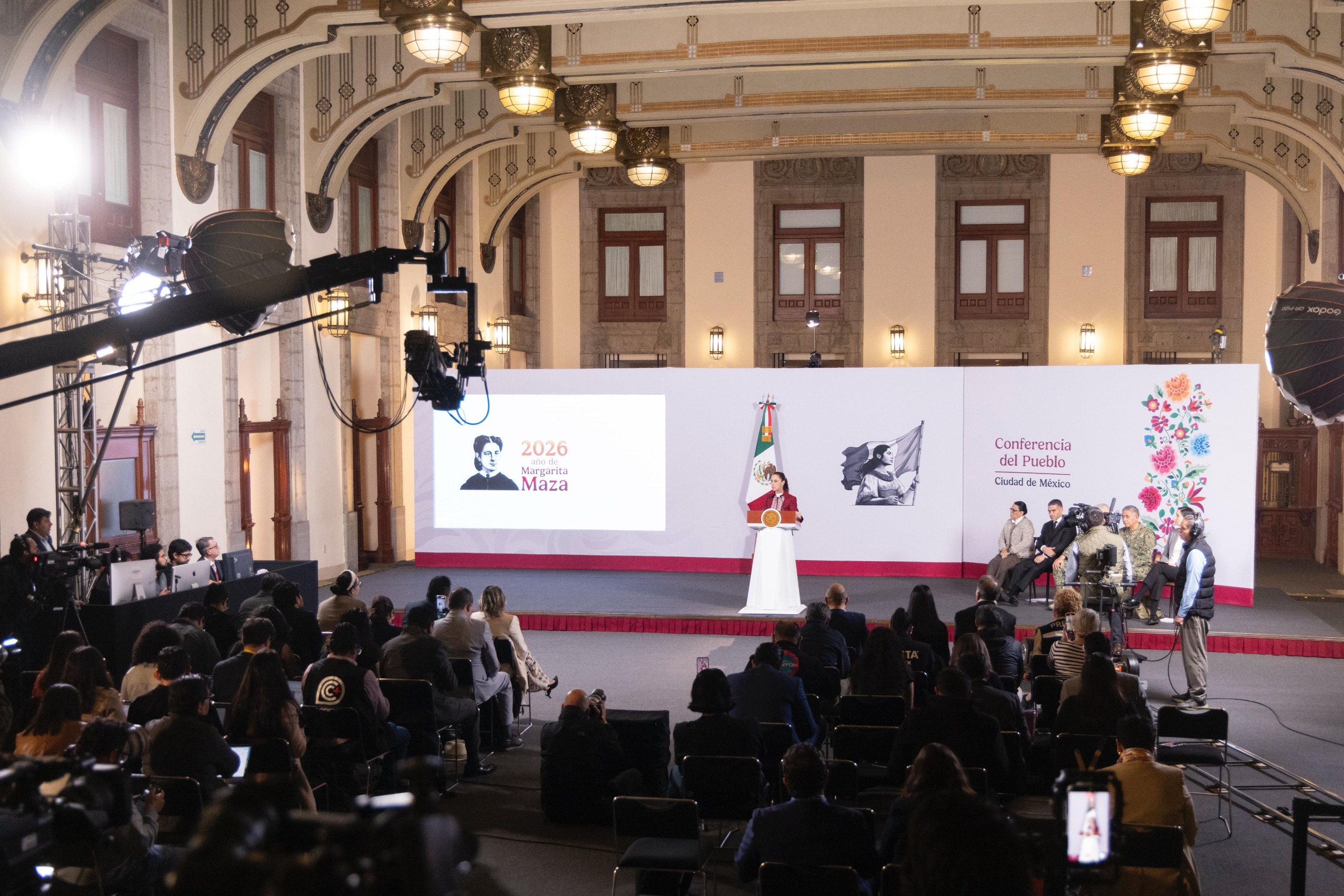 Sheinbaum cuestiona PISA tras caída en lectura y matemáticas de México