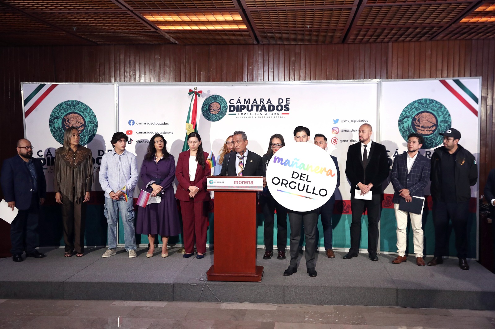 El PEF 2027 prevé 42 mil 429 mdp en acciones para diversidad sexual.