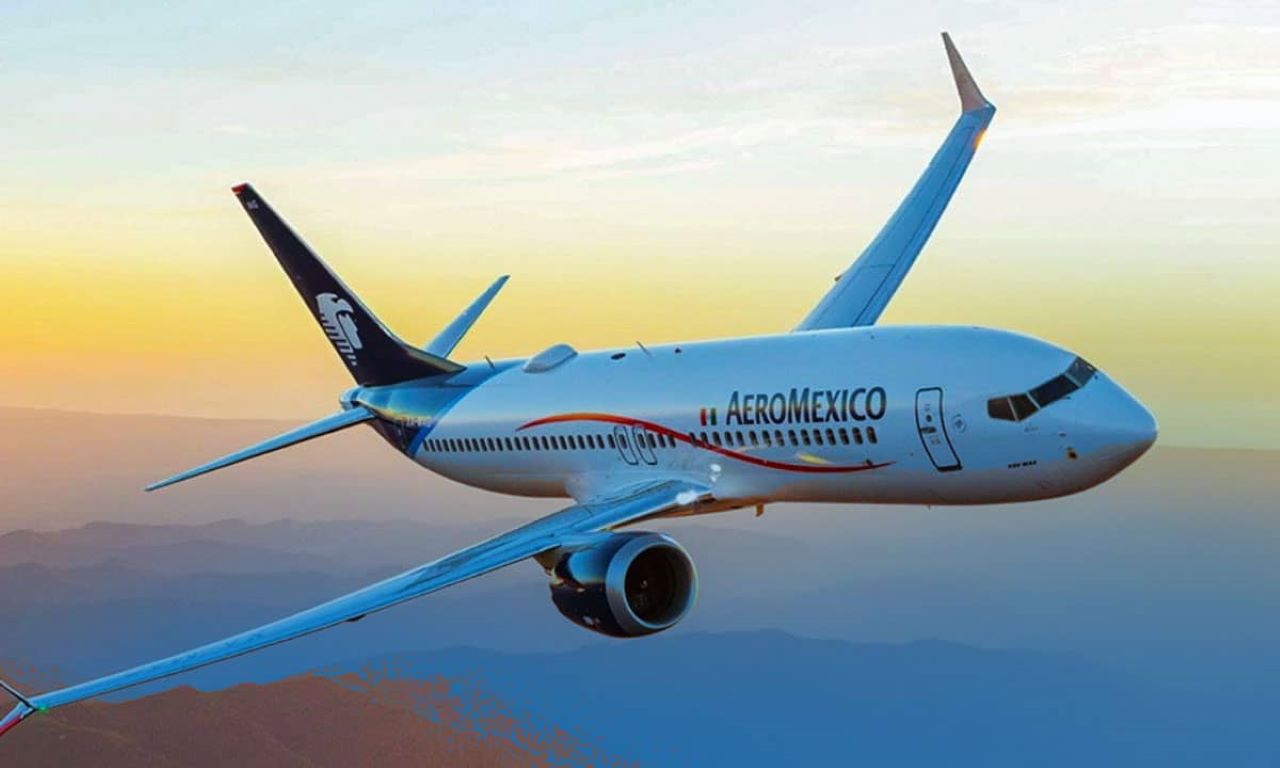 Aeroméxico analiza más vuelos a EU tras el fin de restricciones aéreas.