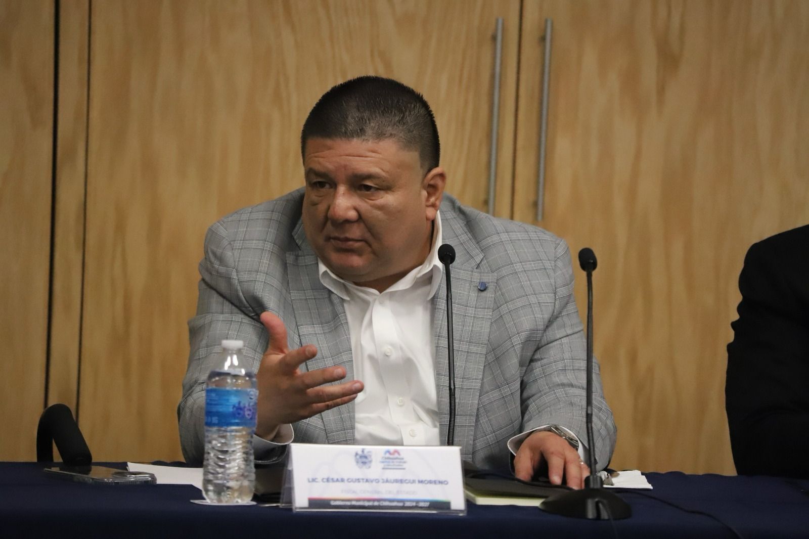 La FGR acusa a Jáuregui de permitir operaciones ilegales de la CIA.