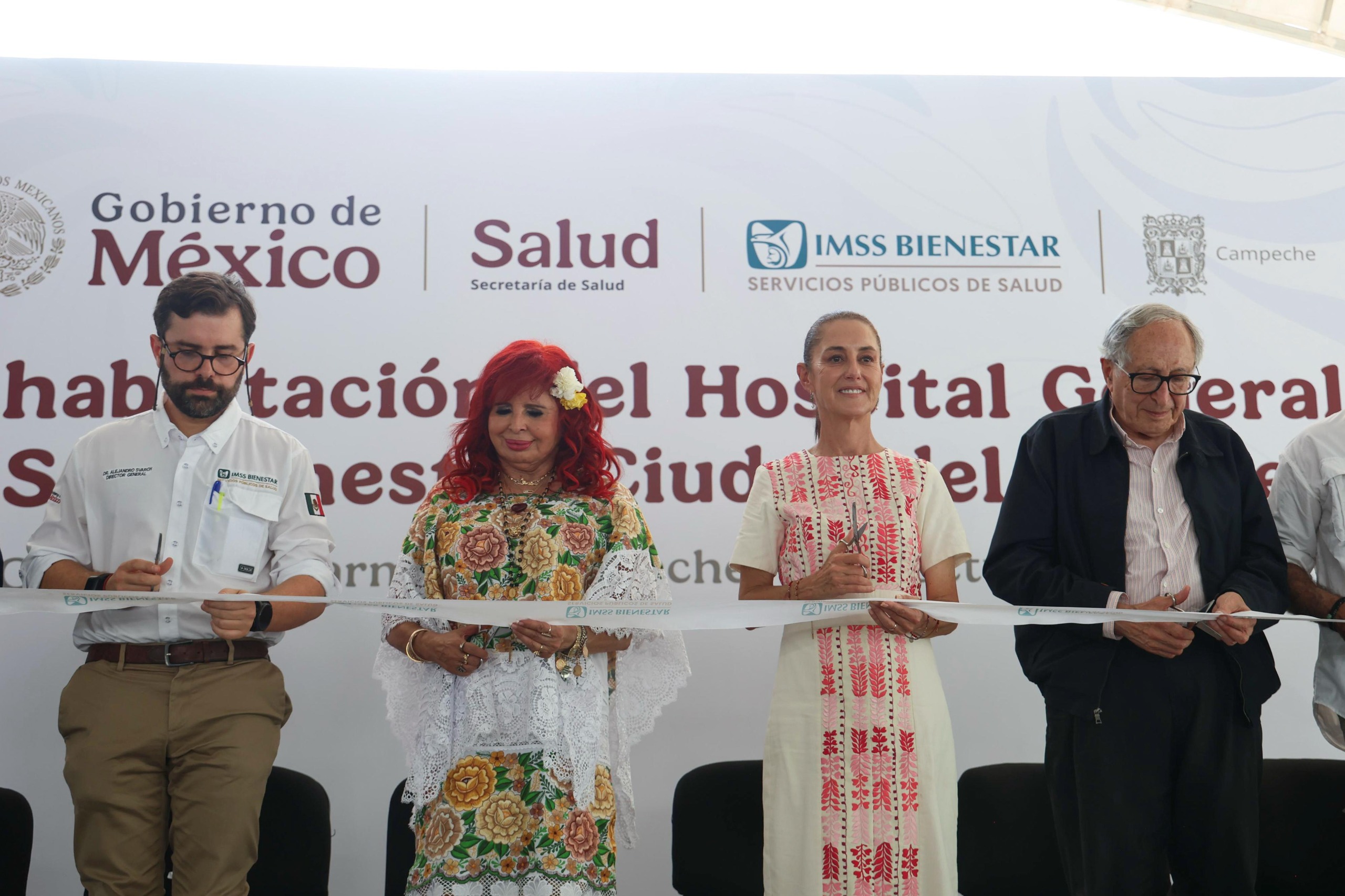 Sheinbaum promete modernizar hospitales y agilizar entrega de medicinas.