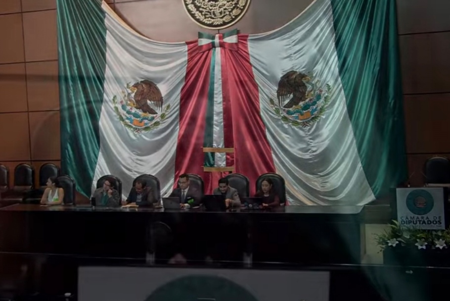 Jóvenes plantean reglas éticas para el desarrollo de la IA en México.