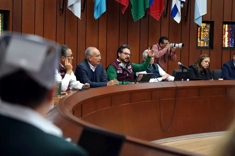 Revisan salarios e insumos en 216 hospitales; siguen las protestas hoy.