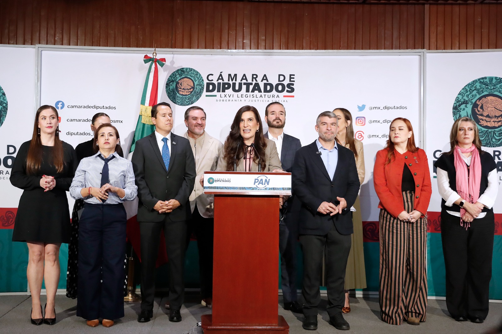 Alcaldes del PAN exigen recursos y frenar control federal del predial.