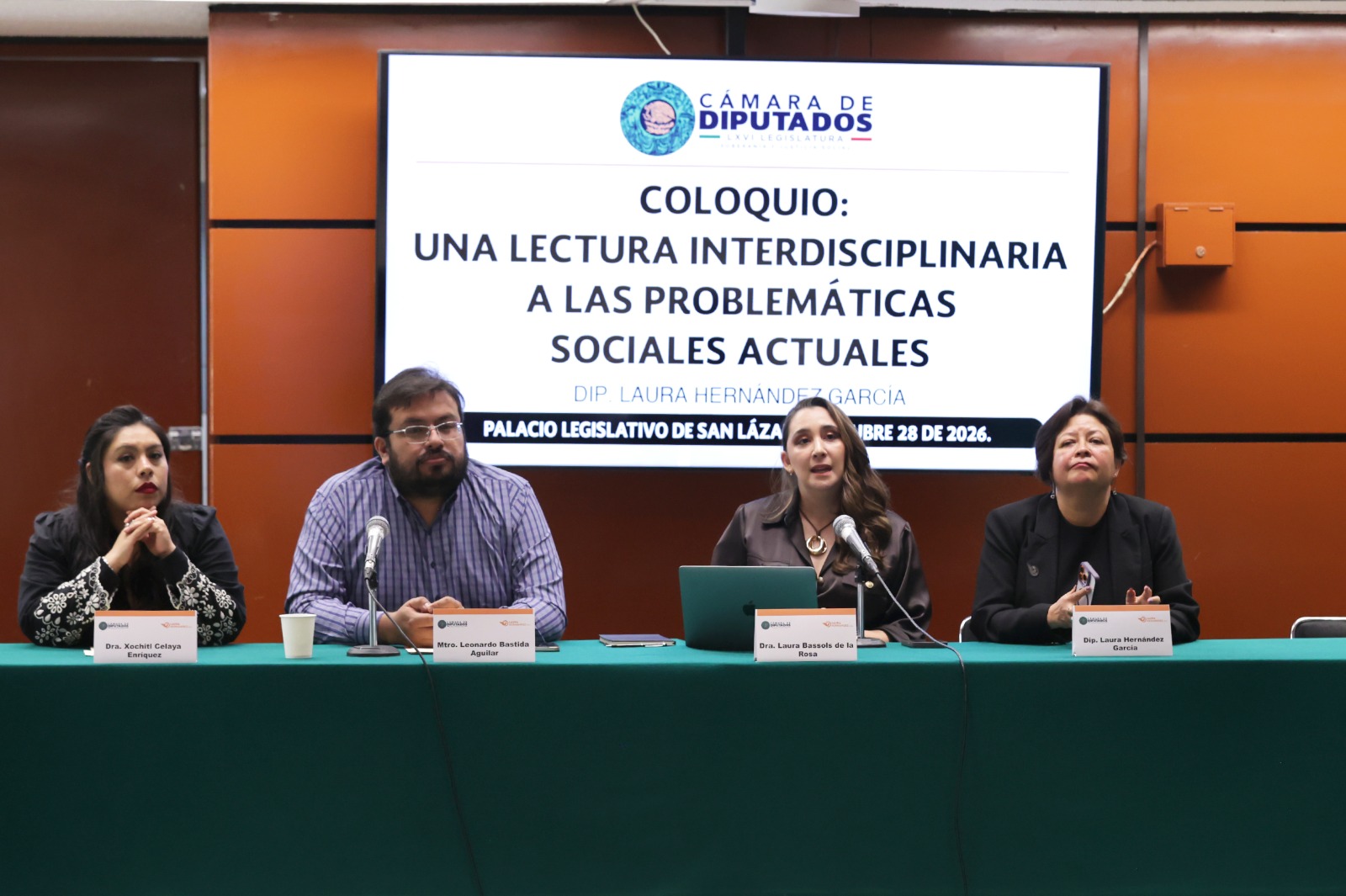 Buscan convertir estudios sociales en leyes contra males de México