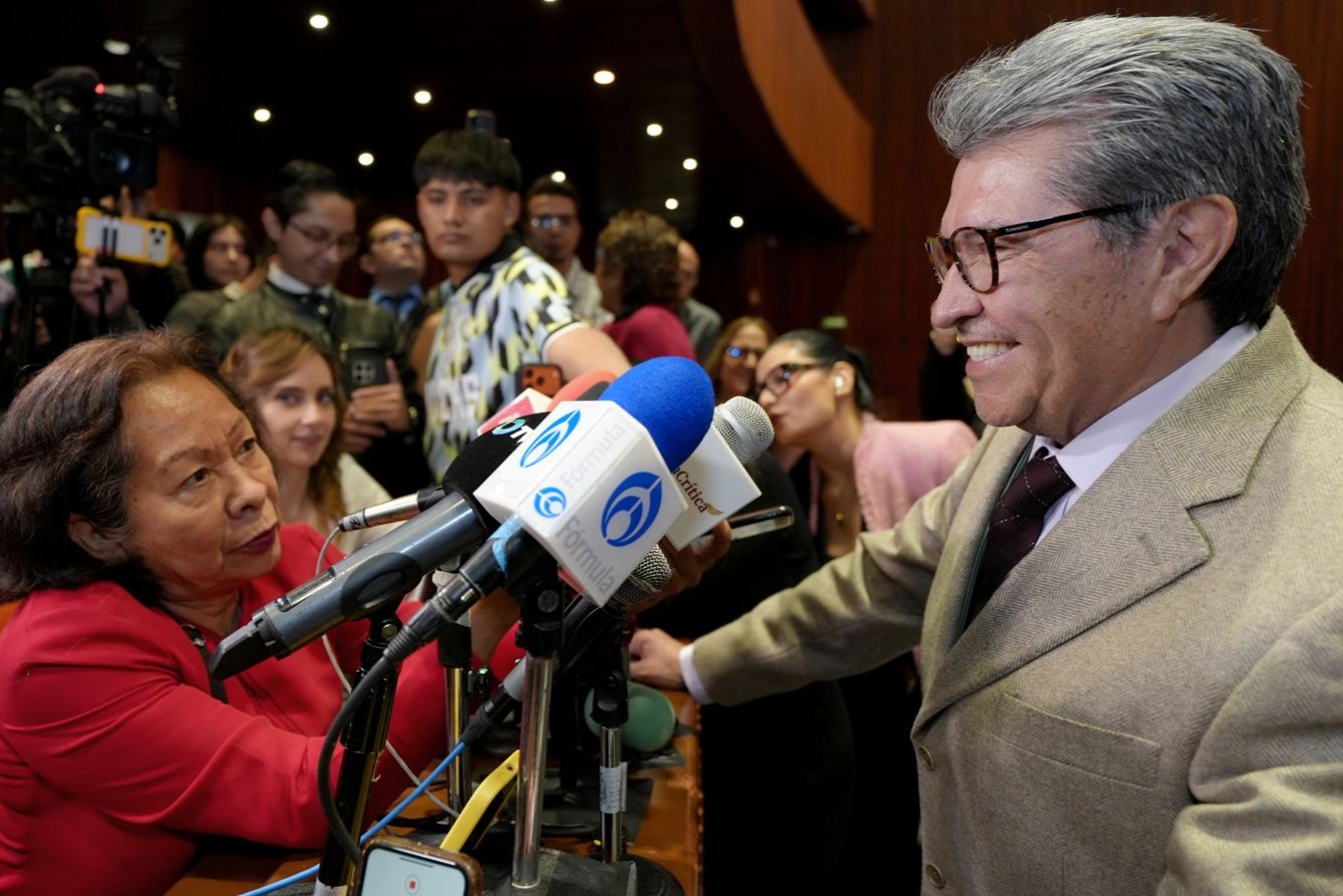 Monreal garantiza respeto a Grecia Quiroz en la Cámara de Diputados.