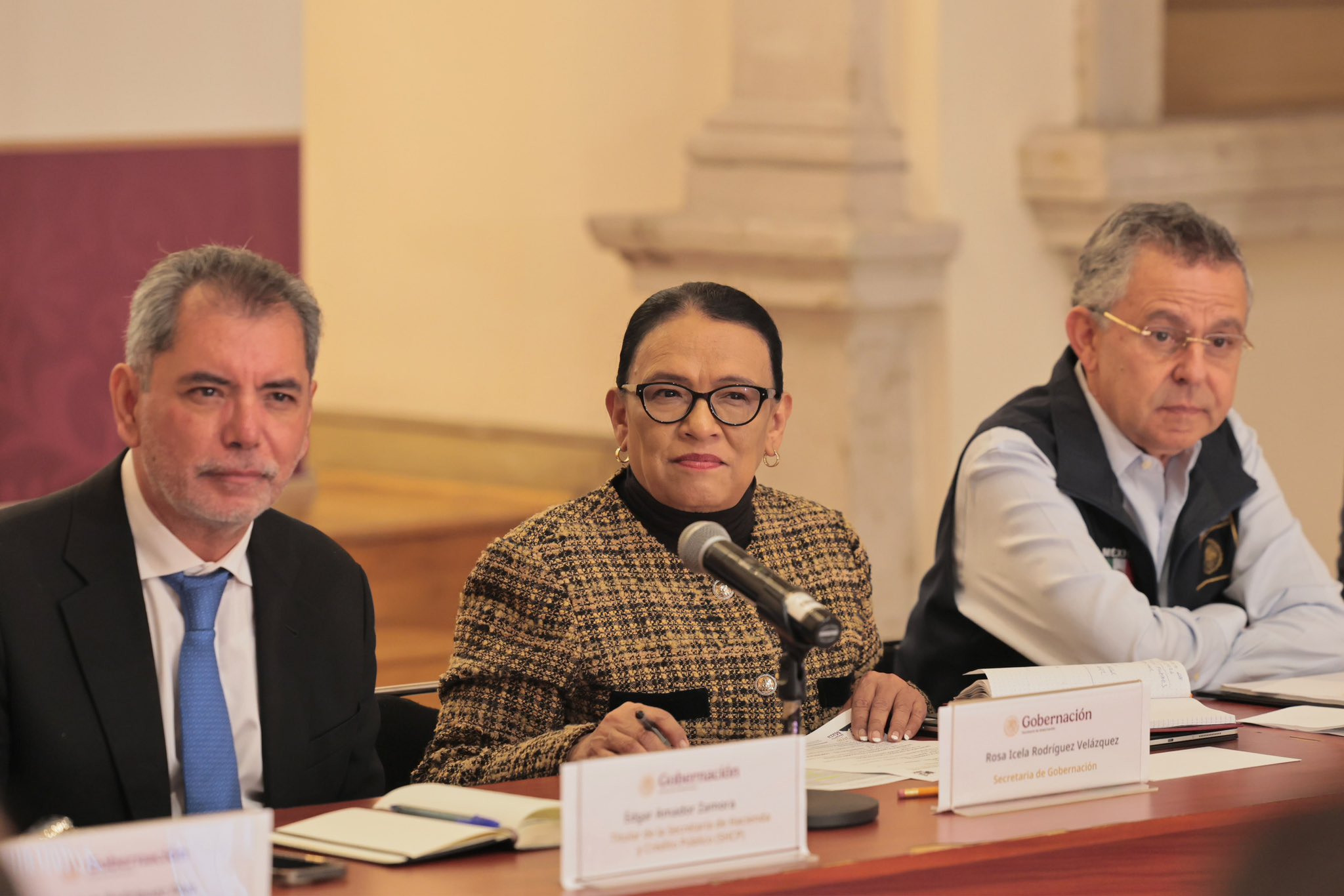 Transportistas plantean estímulos fiscales y acuerdan diálogo con la Segob.