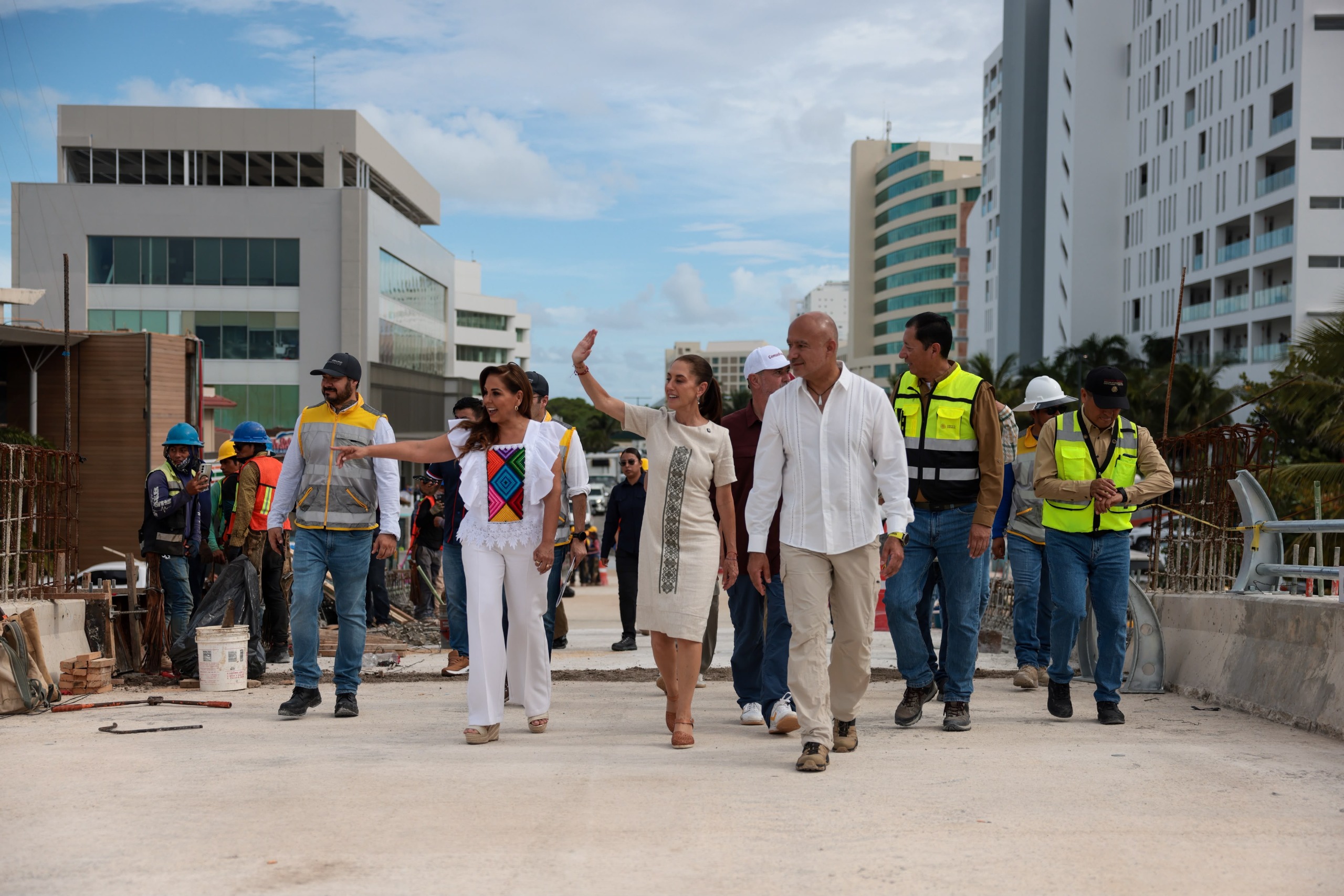Sheinbaum señala fallas de distribución ante protestas en el IMSS.