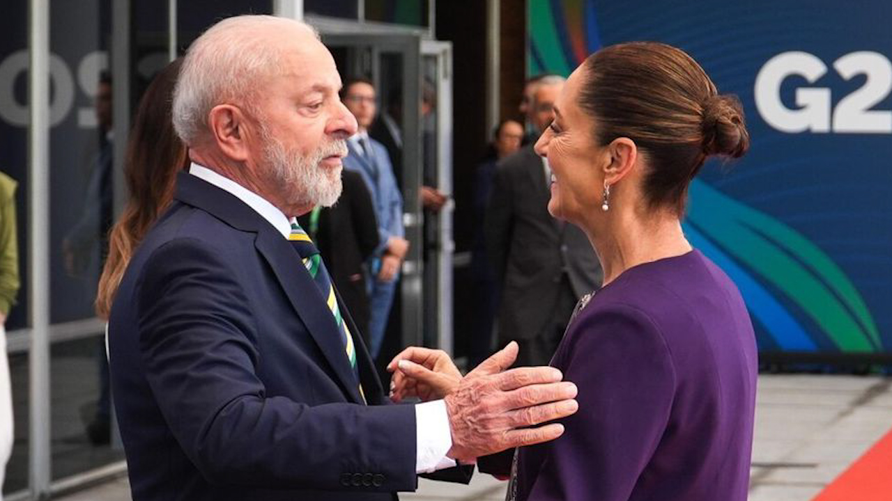 Lula venció a Flávio Bolsonaro y Sheinbaum aplaudió el resultado electoral.