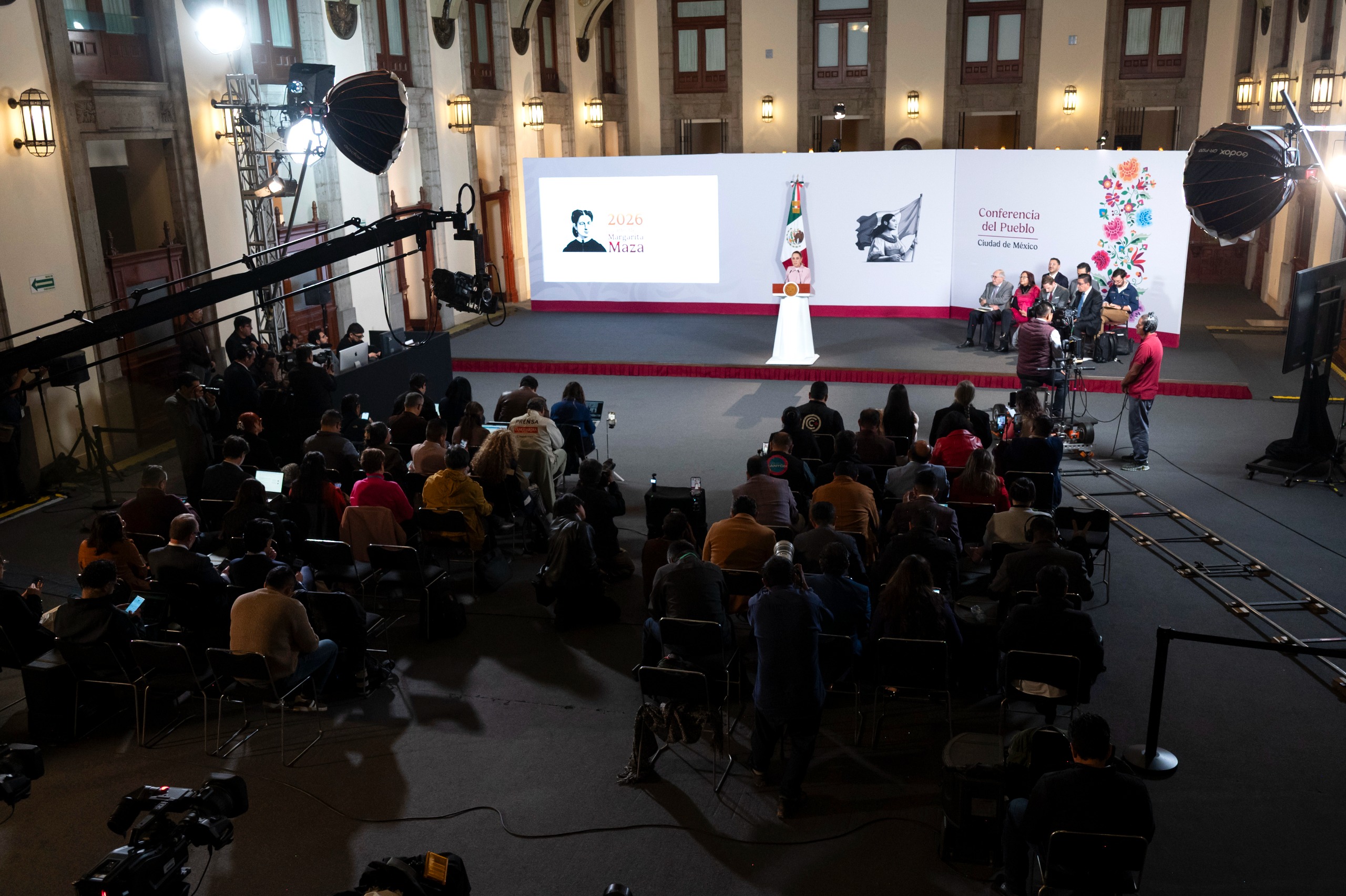Sheinbaum exige aval federal para cooperación de Querétaro con agencias de EU.