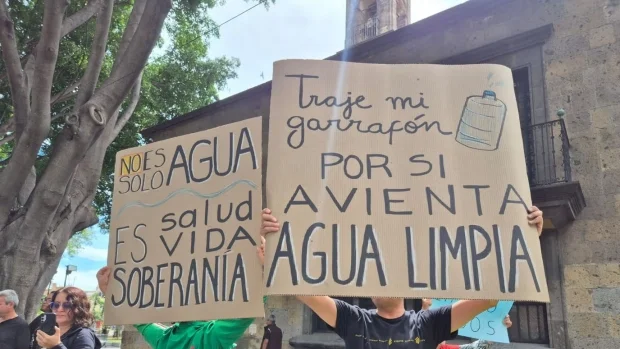 Exigen agua limpia y frenan a encapuchados que intentaron infiltrarse.