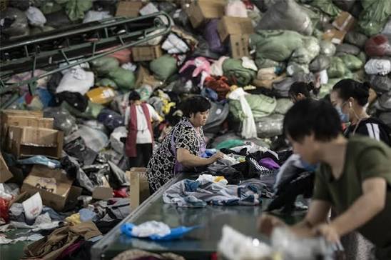 Crece la reventa de lujo en China y presiona a las firmas de Occidente